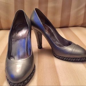 CHANEL METALLIC GREY CHAIN DETAIL SHOES  38.5/8.5